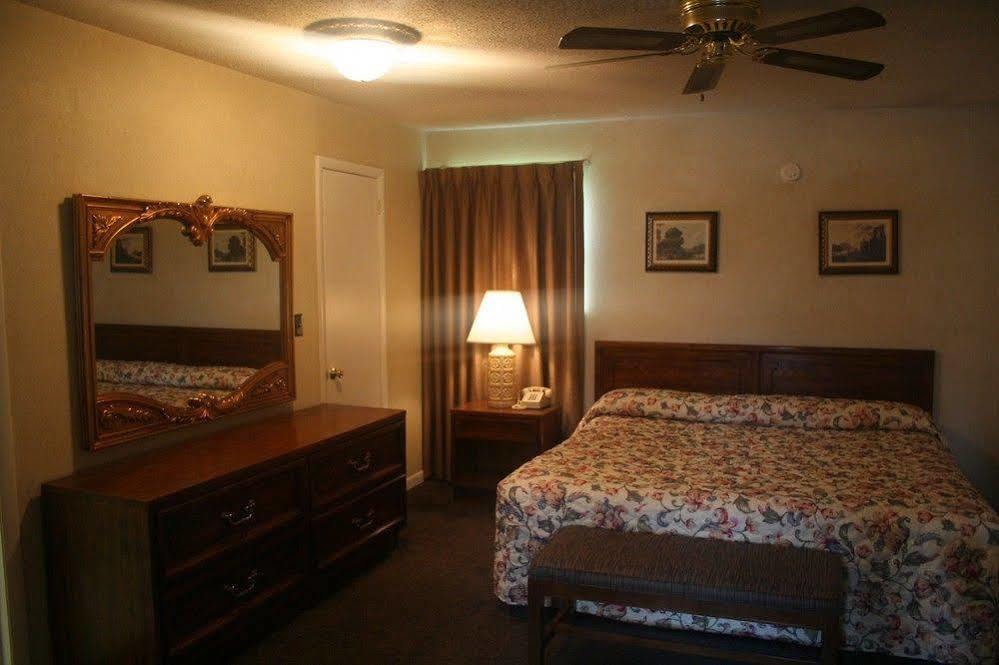 King'S Inn Huntsville Exterior photo